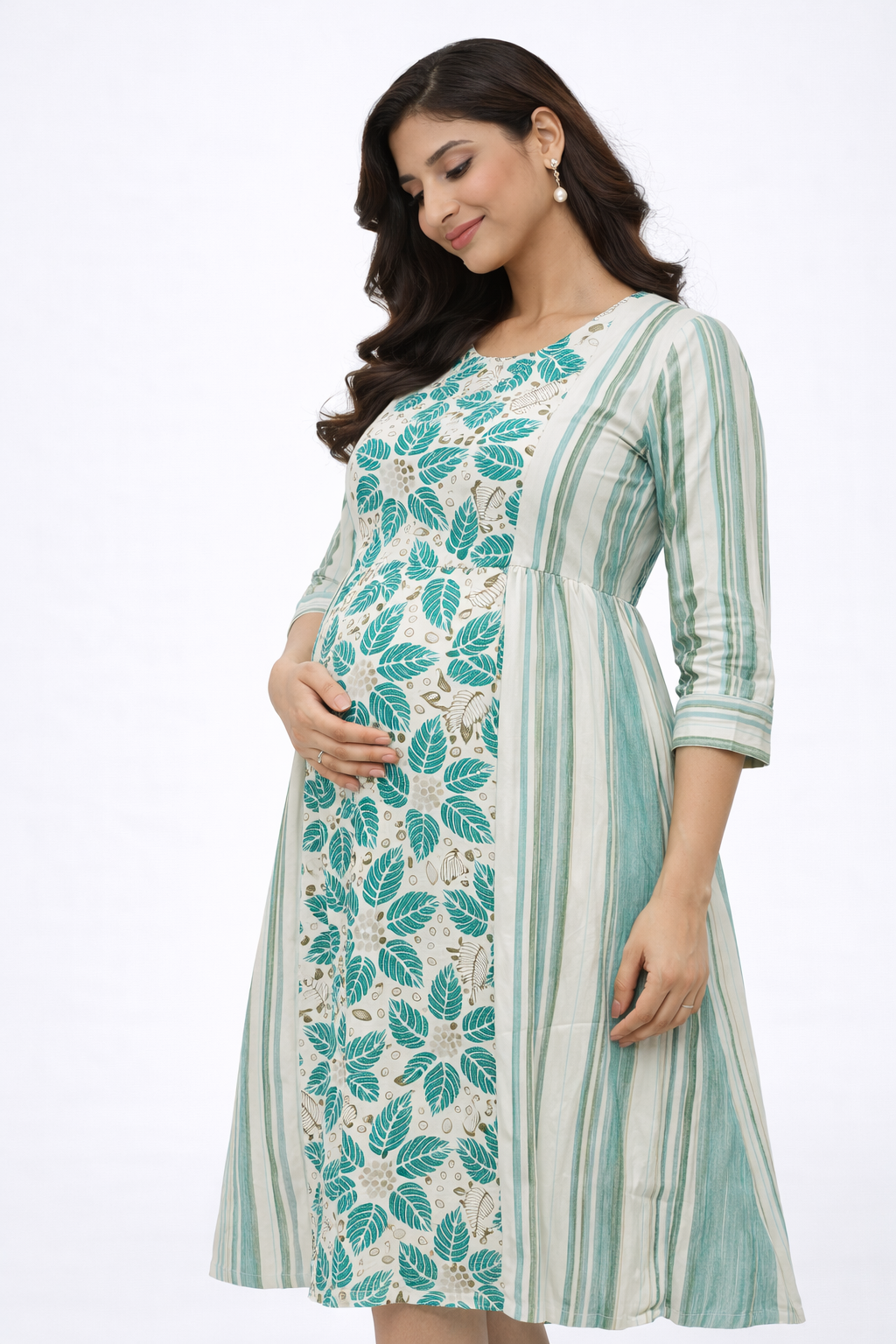 White & Green Floral Printed Maternity Umbrella Kurti with Double Side Invisible Zip – Cotton Blend Feeding Wear