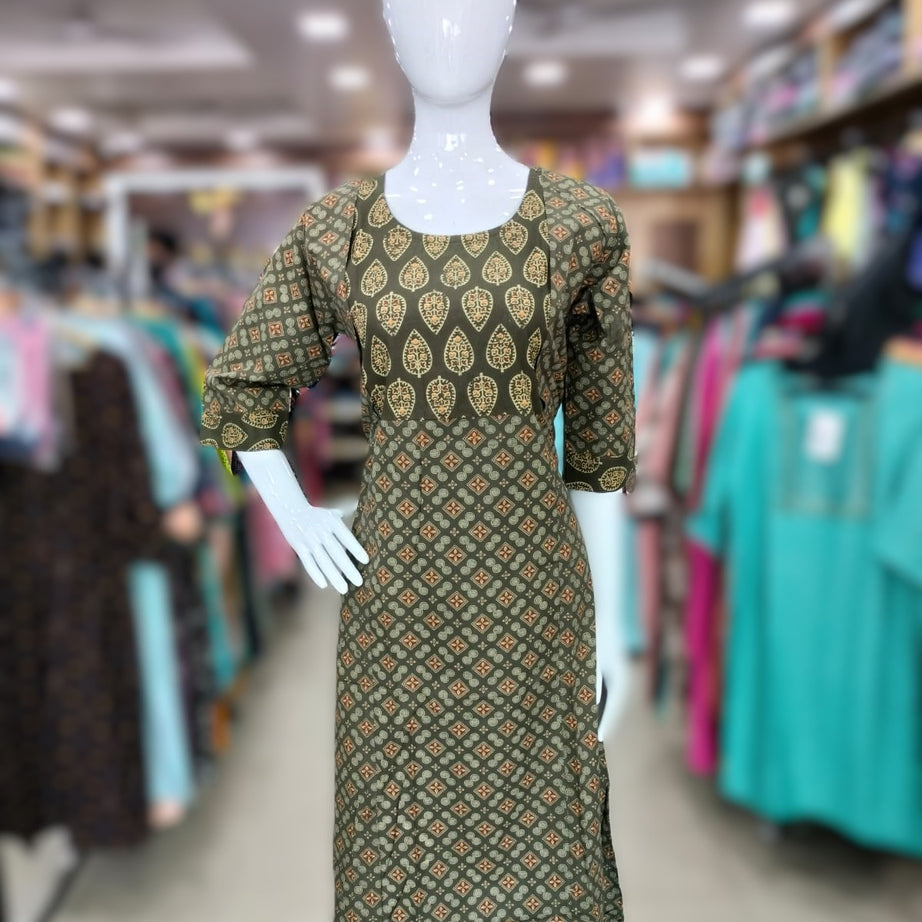Feeding Kurthi