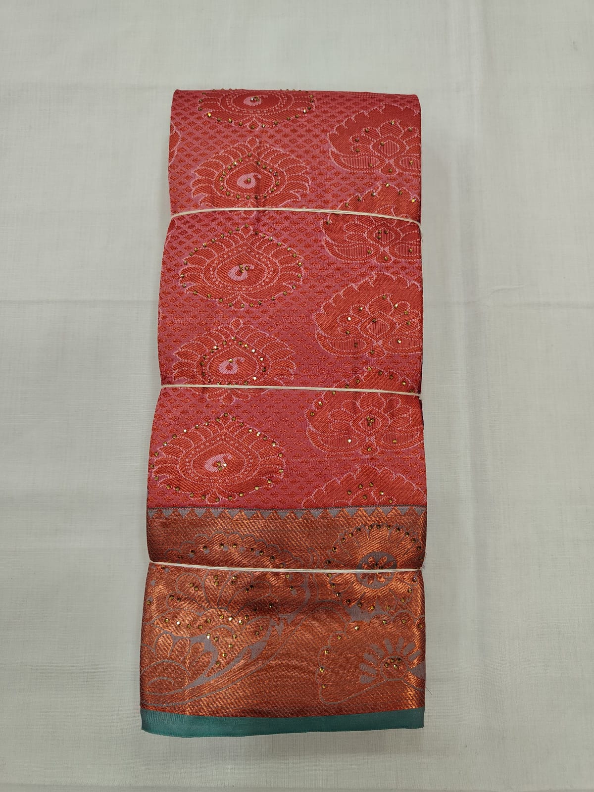 Elegant Pink Silk Saree with Copper Zari Motifs & Designer Border – Festive Wear